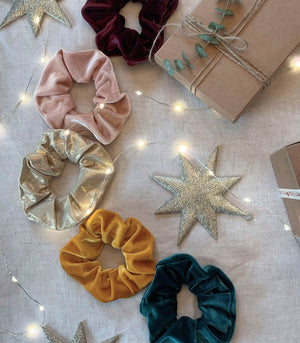 SCRUNCHIE MISTLETOE